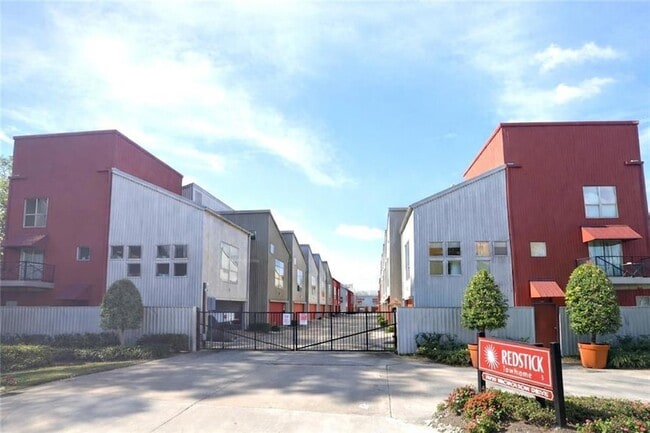 Building Photo - 1720 Nicholson Dr