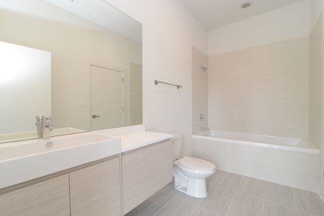 Floorplan - 858 N Franklin