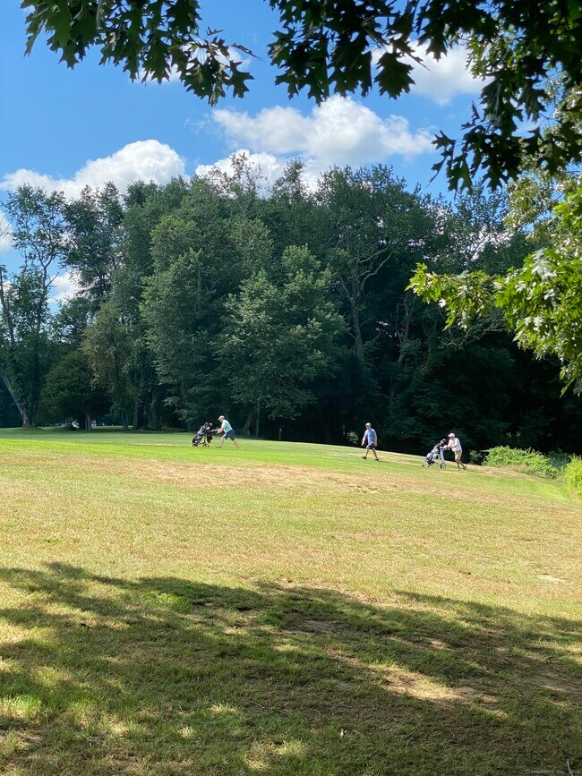 Building Photo - 1623 Old Pond Ln