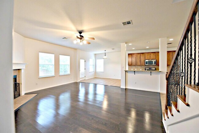 Building Photo - 15012 Fernhill Dr