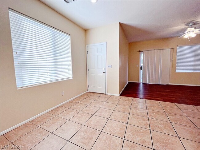 Building Photo - 1446 Maryland Heights Ave