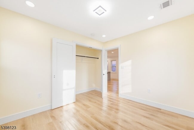 Building Photo - 169 New St