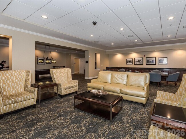 Building Photo - 300 W 5th St