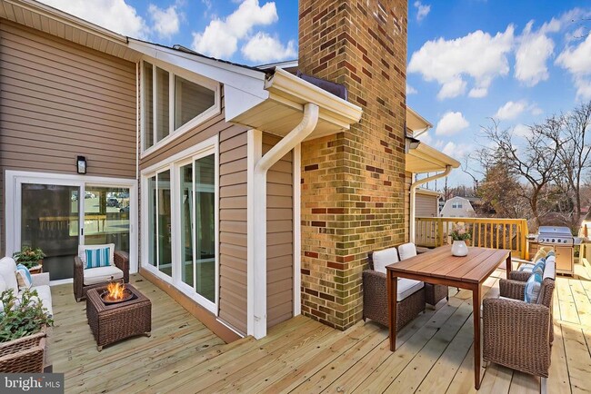 Building Photo - 2520 Linwood Ln