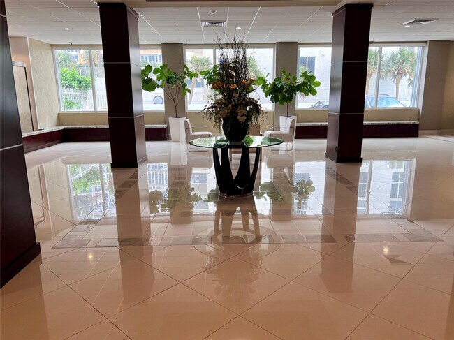 Building Photo - 4250 Galt Ocean Dr