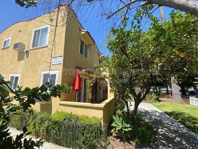 Building Photo - 1250 E Villa St