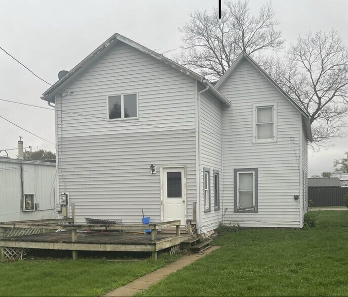 Building Photo - 109 W Benton Ave