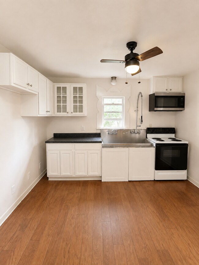 Building Photo - 214 N Marion Ave