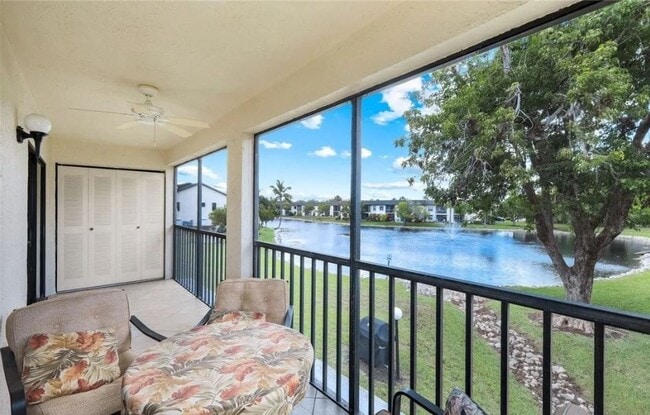 Building Photo - 9270 Lake Park Dr