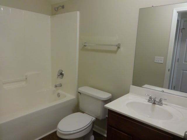 Building Photo - 1100 Briar Rose Ln