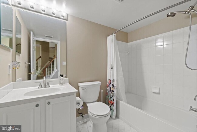 Building Photo - 1106 Pleasant Cir