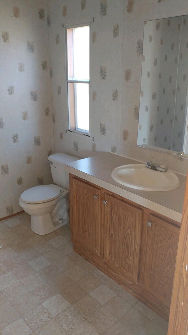 Building Photo - 104 Nandina Pl