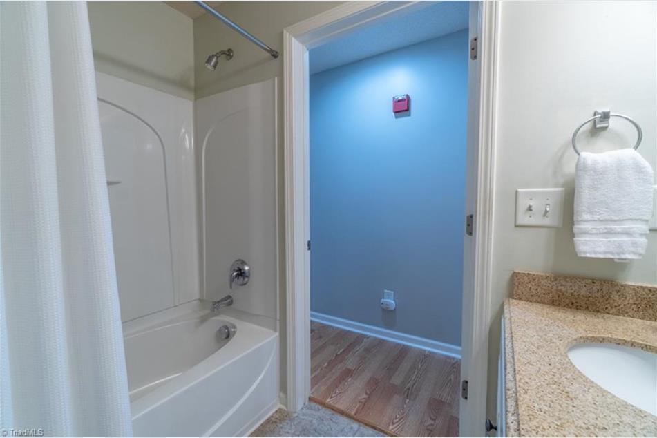 Building Photo - 4320 Cedarcroft Ct