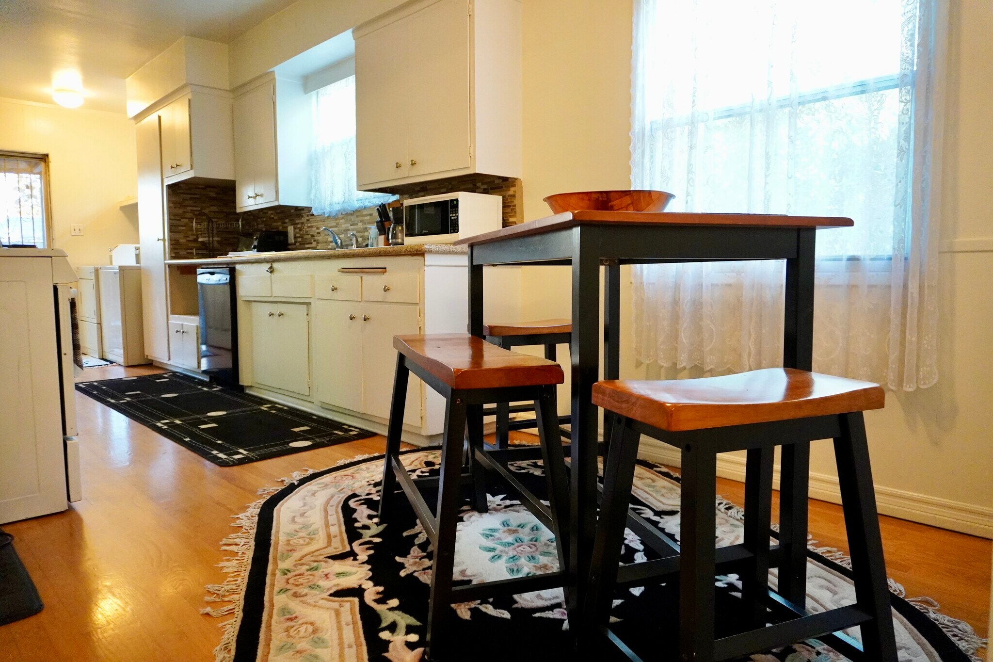 Building Photo - 1220 S Woods Ave