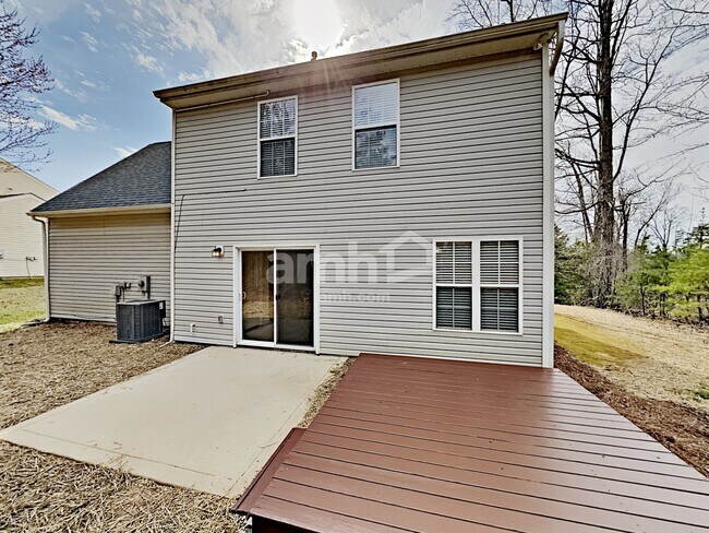 Building Photo - 900 Crowders Woods Dr