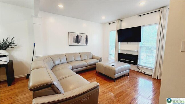 Building Photo - 8507 Putnam Ct