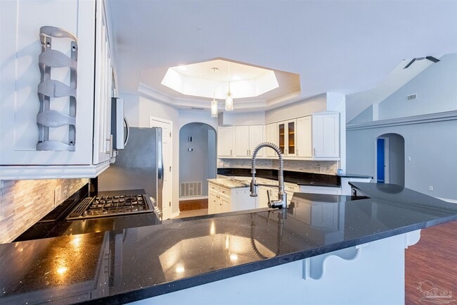 Building Photo - 400 Ridge Wood Cir