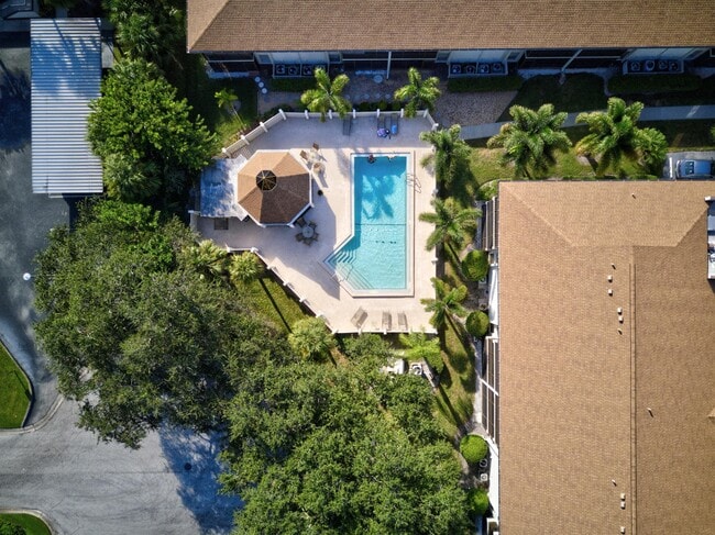 Building Photo - 7203 Curtiss Ave