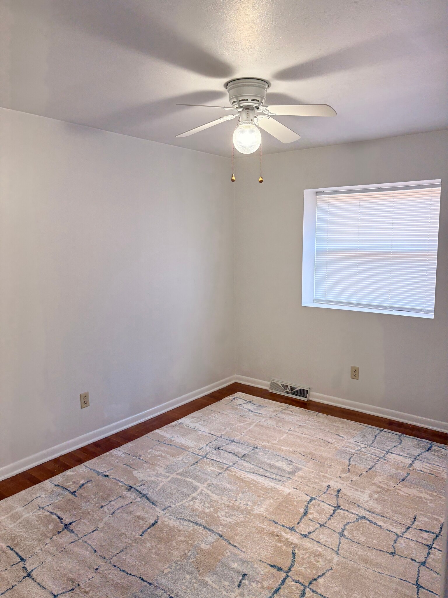 Building Photo - 1436 North Rd SE