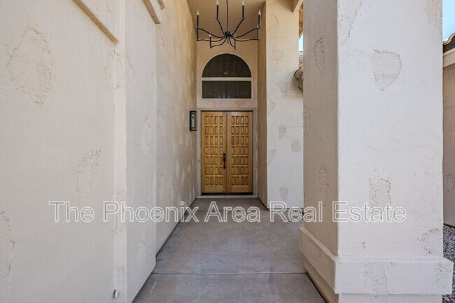 Building Photo - 1531 E Silverwood Dr