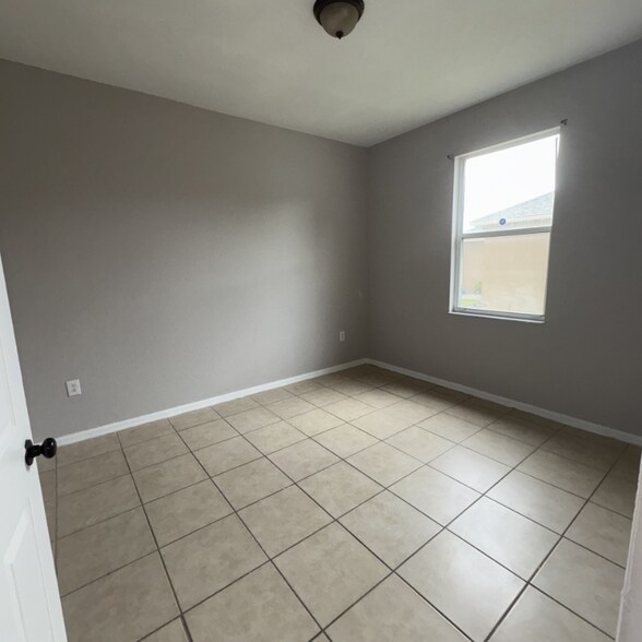 Building Photo - 517 Heather Glen Dr