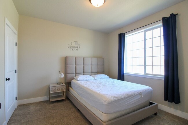 Building Photo - FURNISHED: 4 Bedroom, 2.5 Bath Home in Kennewick