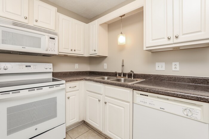 Building Photo - 5027 Nina Marie Ave