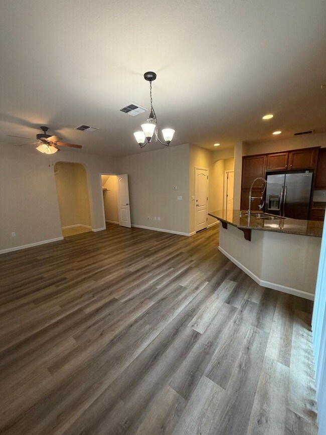 Building Photo - 9026 Crescenda Ln