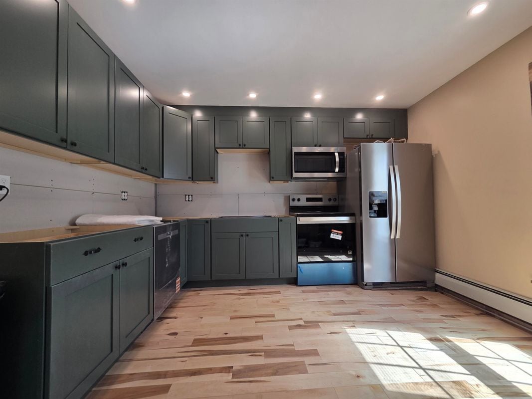 Building Photo - 526 Canaan, 1