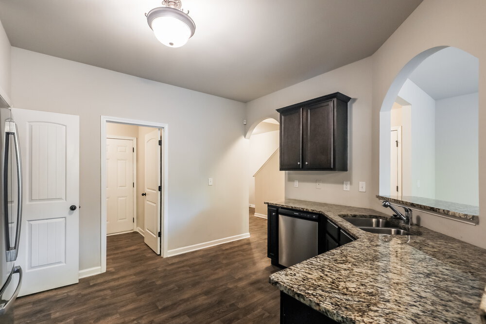 Building Photo - 285 Magnaview Dr
