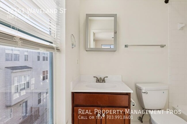 Building Photo - 12161 Waveland St