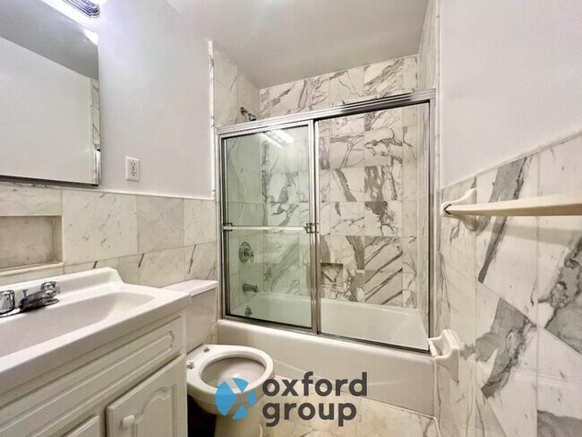 Building Photo - 3 bedroom in Flatiron District NY 10010