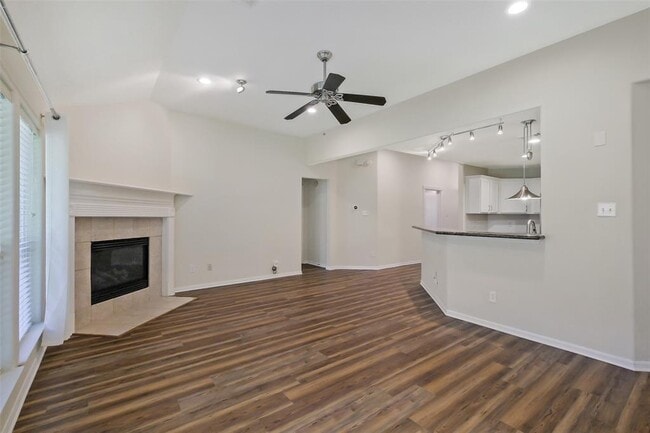 Building Photo - 21734 Maple Bluff Dr