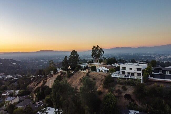 Building Photo - 11470 Dona Evita Dr
