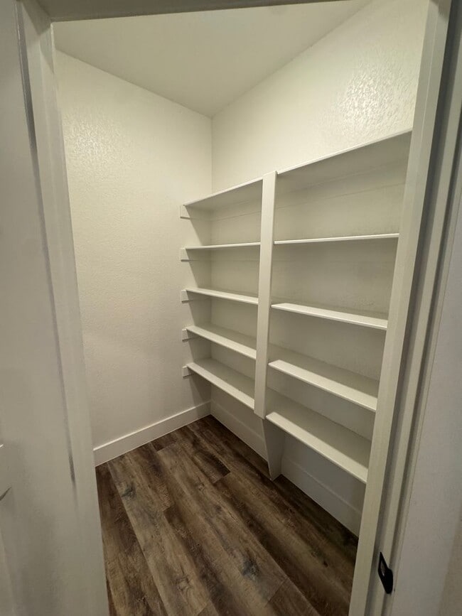 Building Photo - Move in NOW - Godley ISD - 3/2/2  - Newly ...