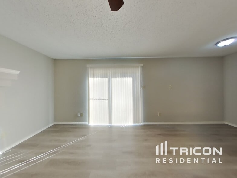 Building Photo - 8230 Longhorn Ridge Dr
