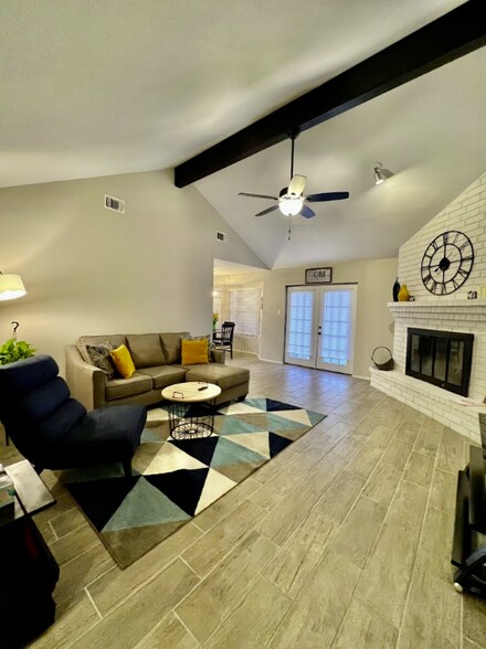 Building Photo - 550 Westoak
