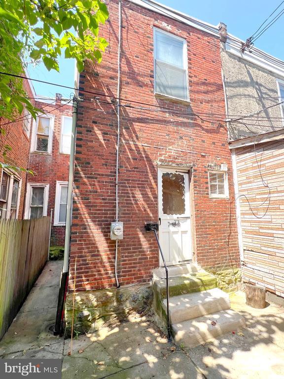 Building Photo - 2413 S 64th St