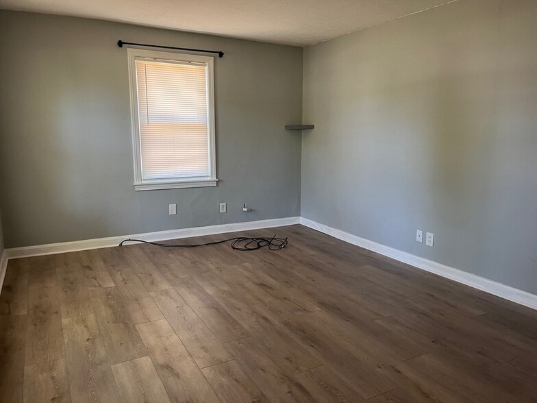 Building Photo - 3204 Donald Dr