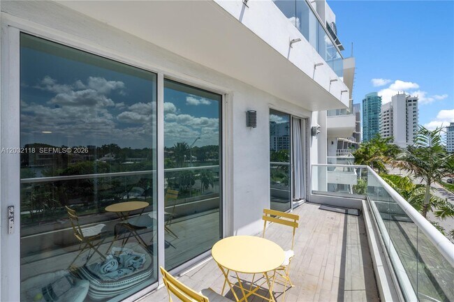 Building Photo - 6362 Collins Ave
