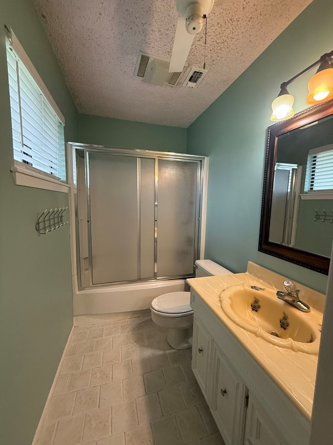 Building Photo - 129 Forest Cir