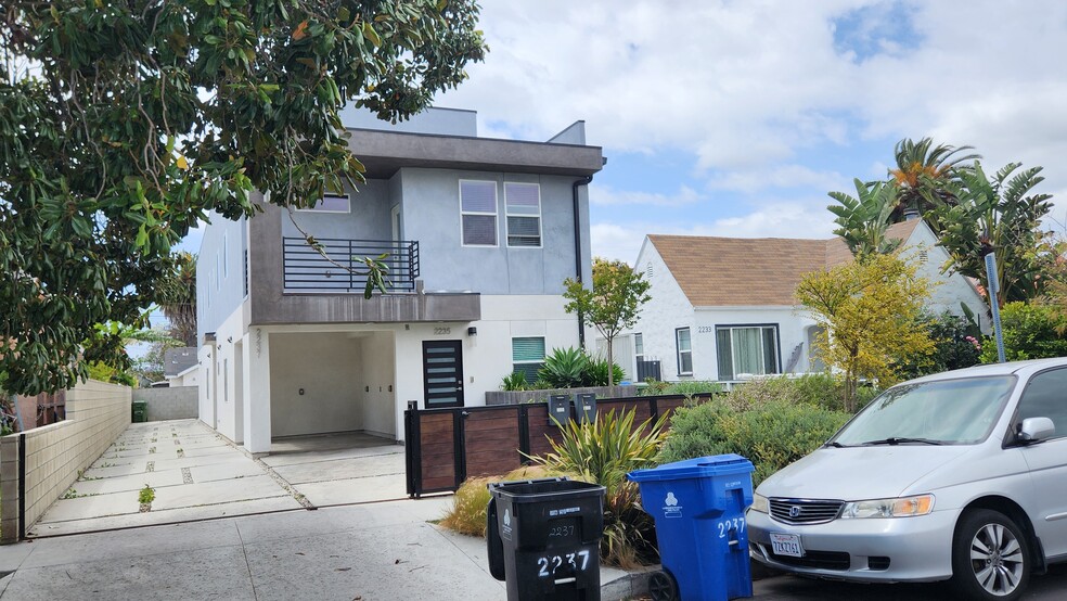 Building Photo - 2235 S Cloverdale Ave