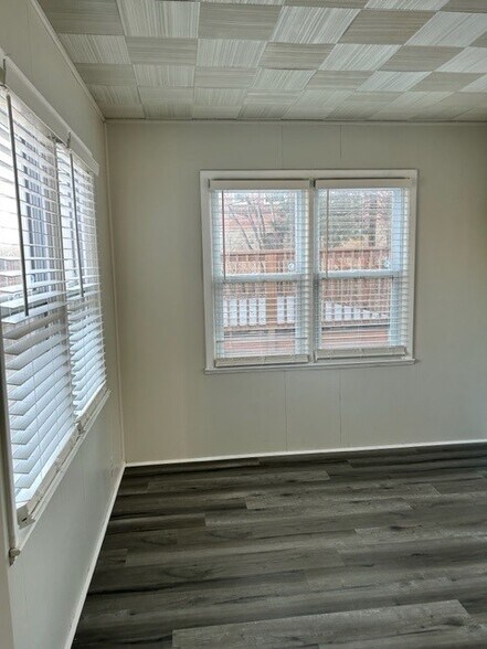 Sunroom or office - 7700 Lile Ave