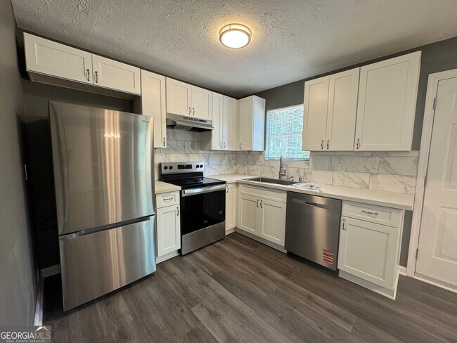 Building Photo - 330 Crestfield Cir
