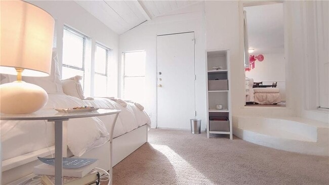 Building Photo - 911 Duncan Ln