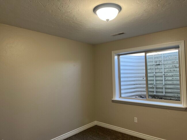Building Photo - 3700 Merlin Dr