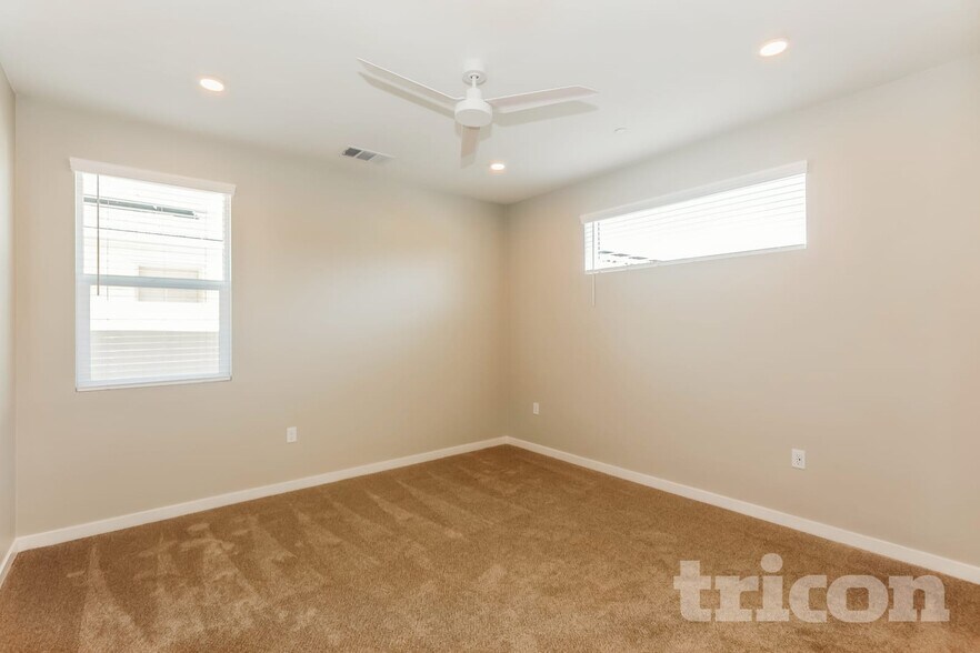 Building Photo - 1704 Taylor Ave