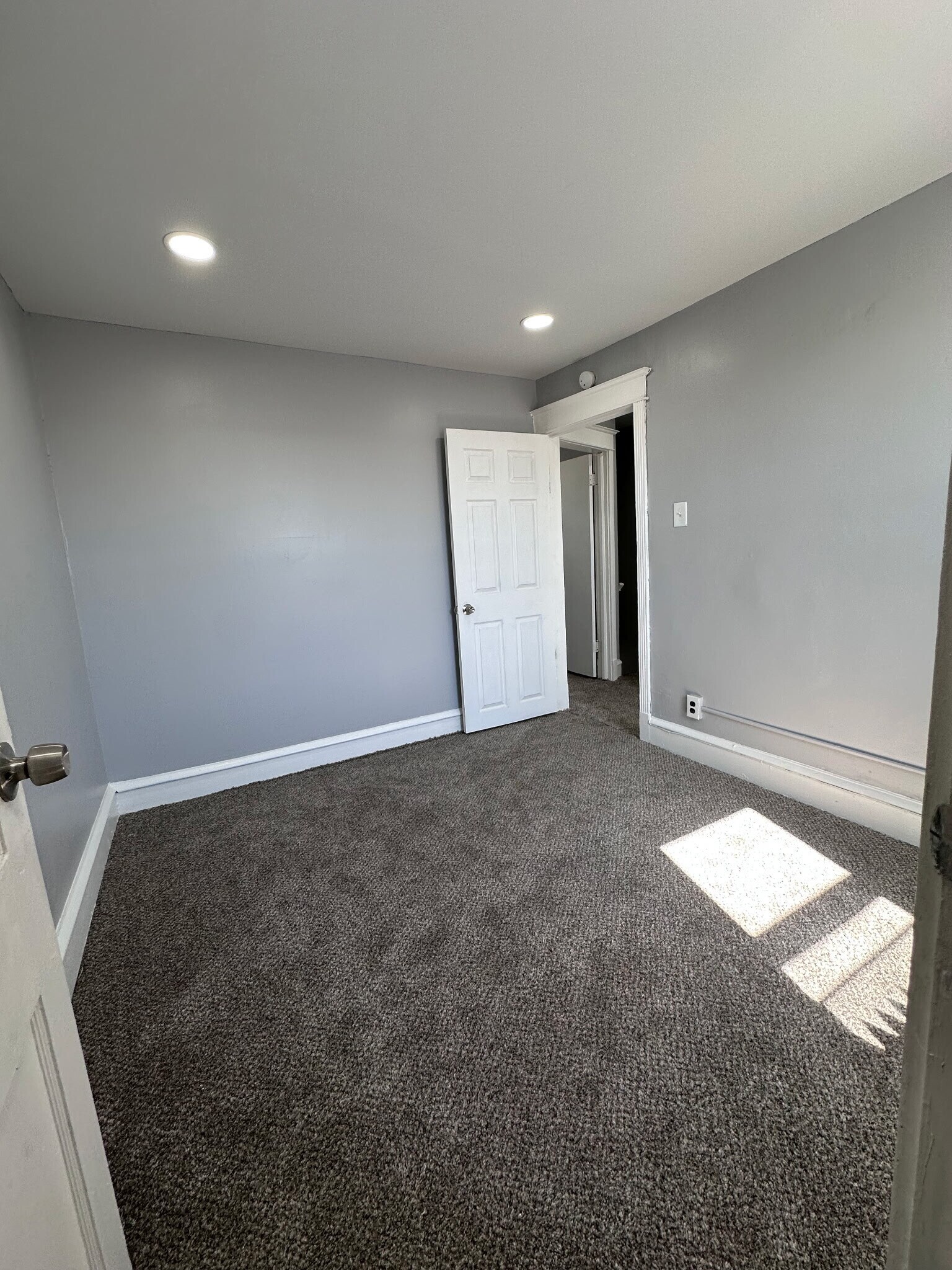 Building Photo - 7050 Clinton Rd