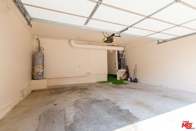 Building Photo - 5740 Canterbury Dr