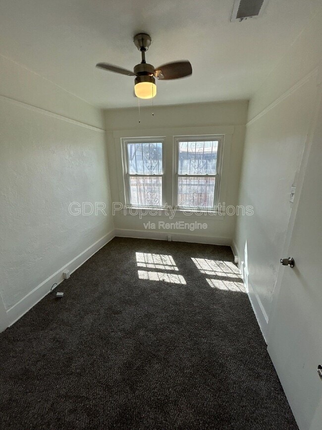 Building Photo - 116 Princeton Dr SE